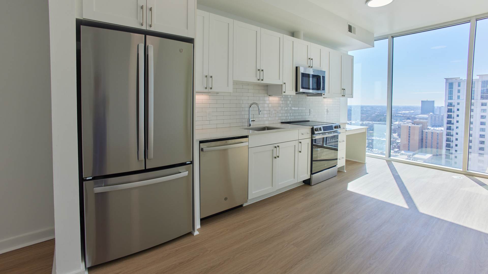Skyhouse Apartments - Kitchen