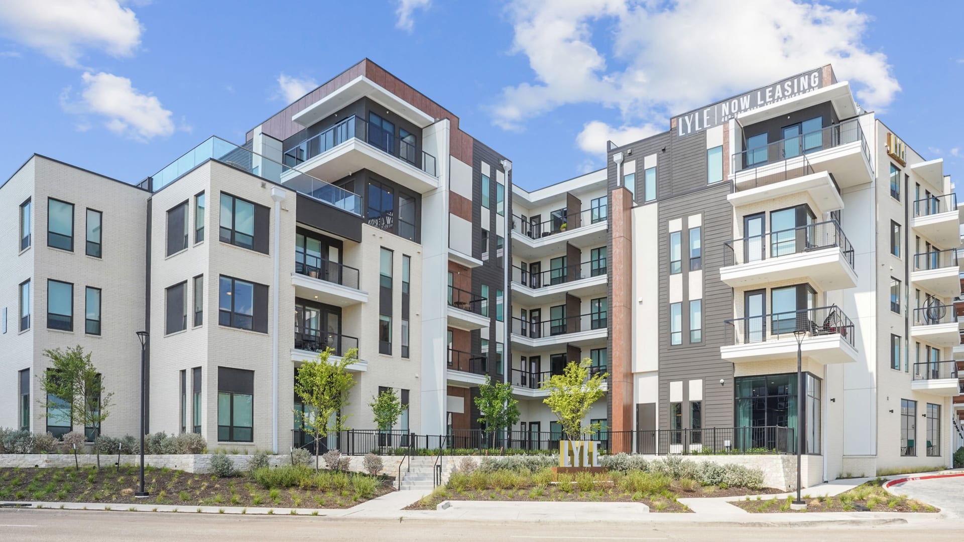 Lyle Apartments - Exterior