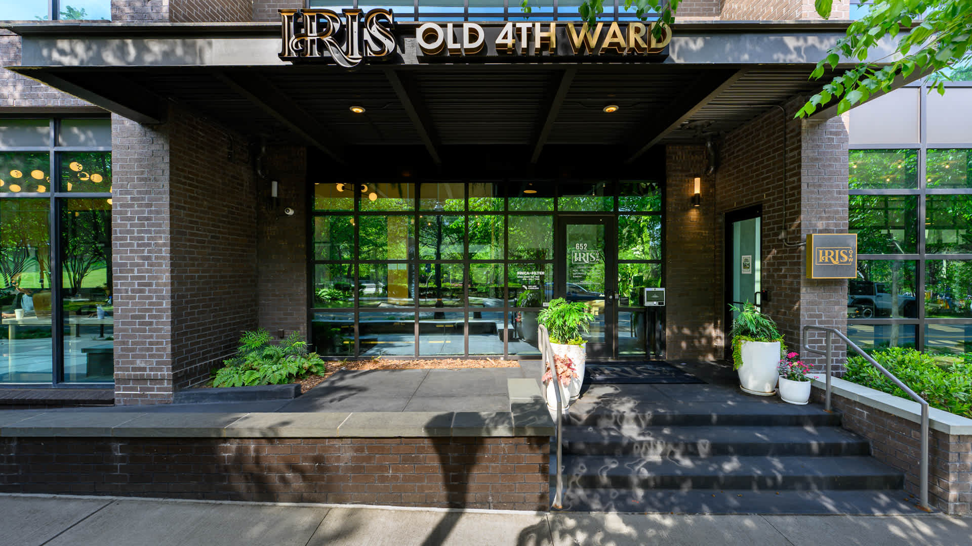 Iris O4W Apartments -Exterior