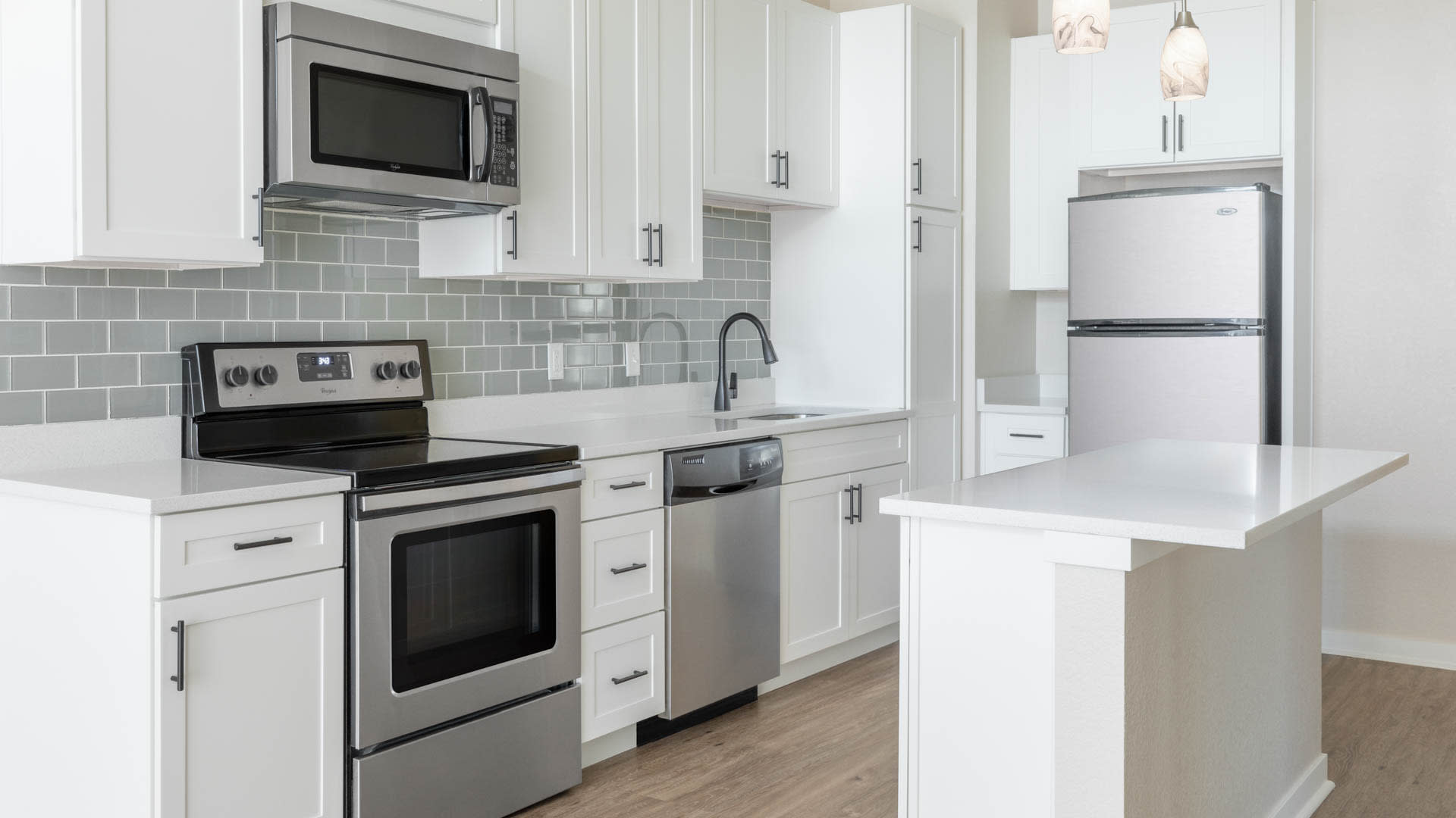 Arbour Square Apartments - Kitchen