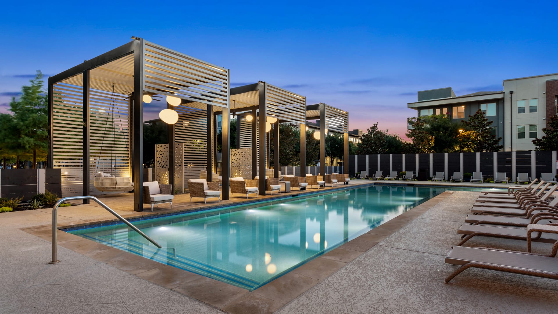 Crest at Park Central Apartments - Swimming Pool