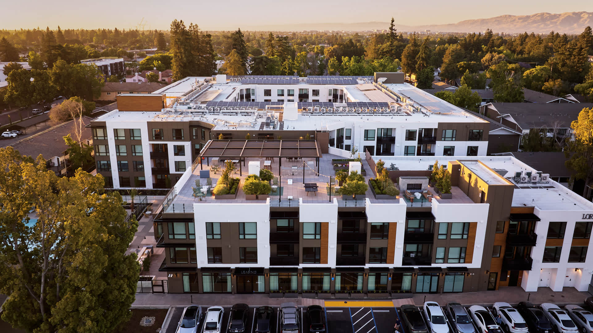 Lorien Apartments - Exterior