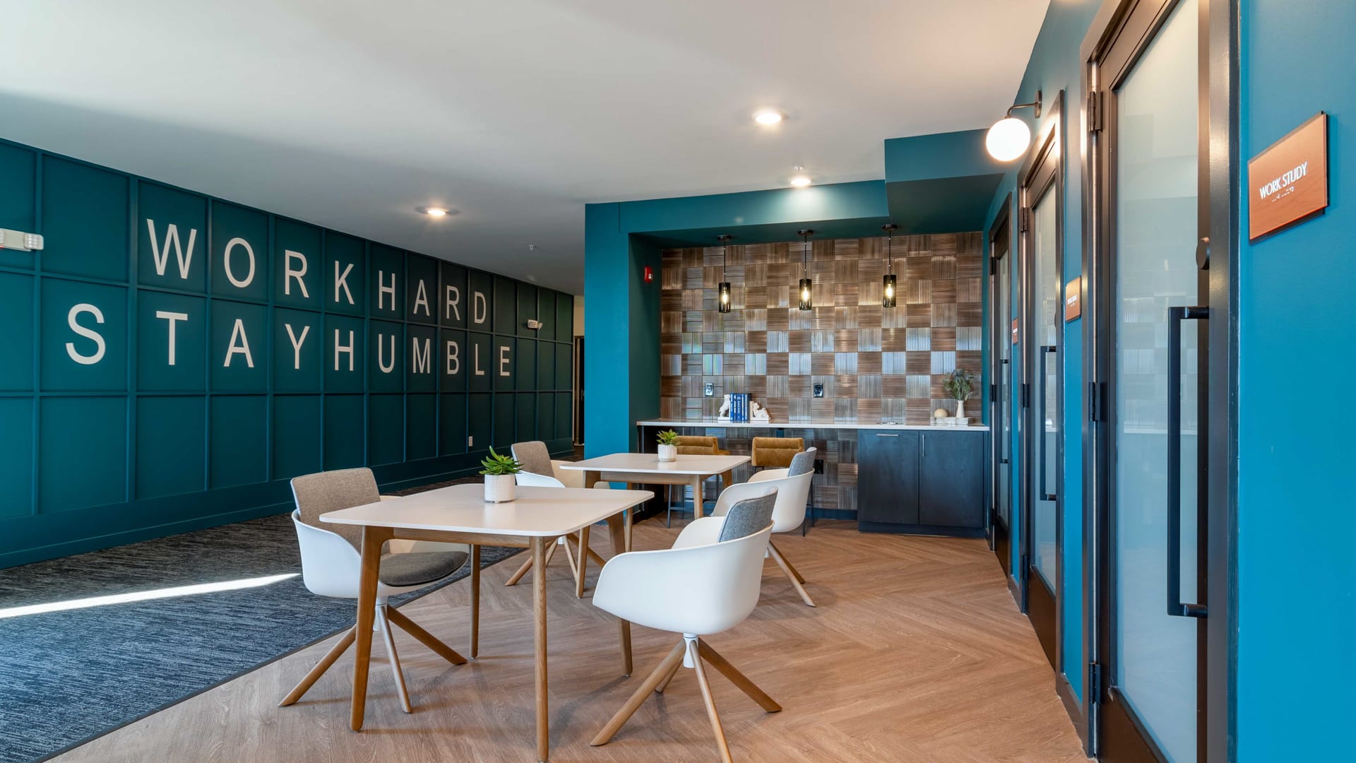 Lyric Sugar Hill Apartments - Resident Lounge