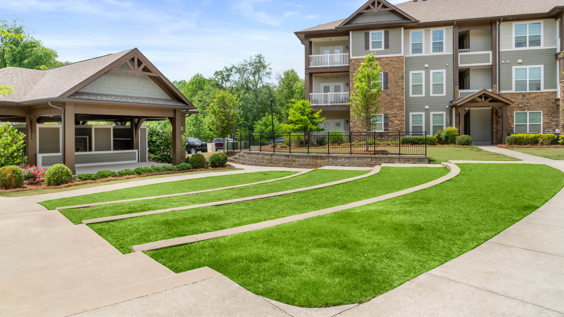 The Falls at Forsyth Apartments - Outdoor Amphitheater 