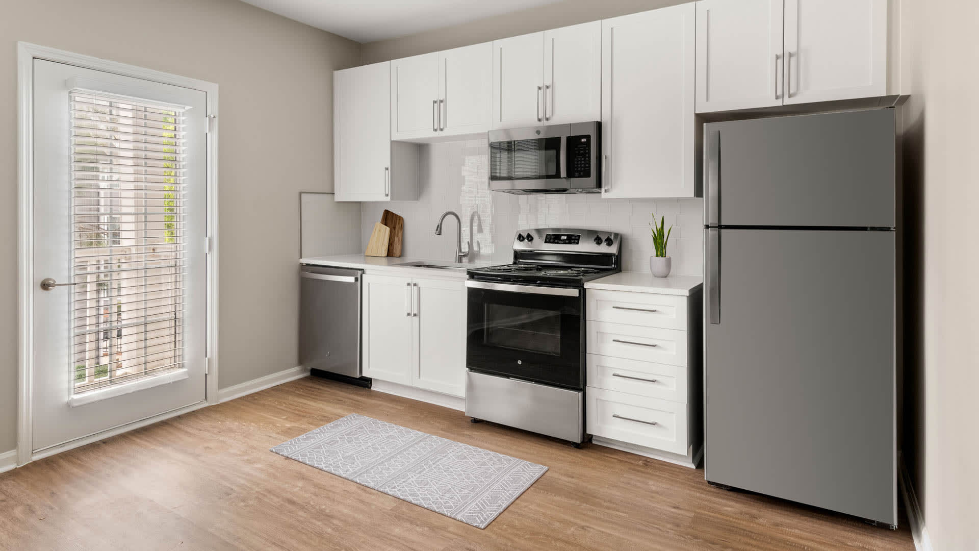Summit Crossing Apartments - Kitchen