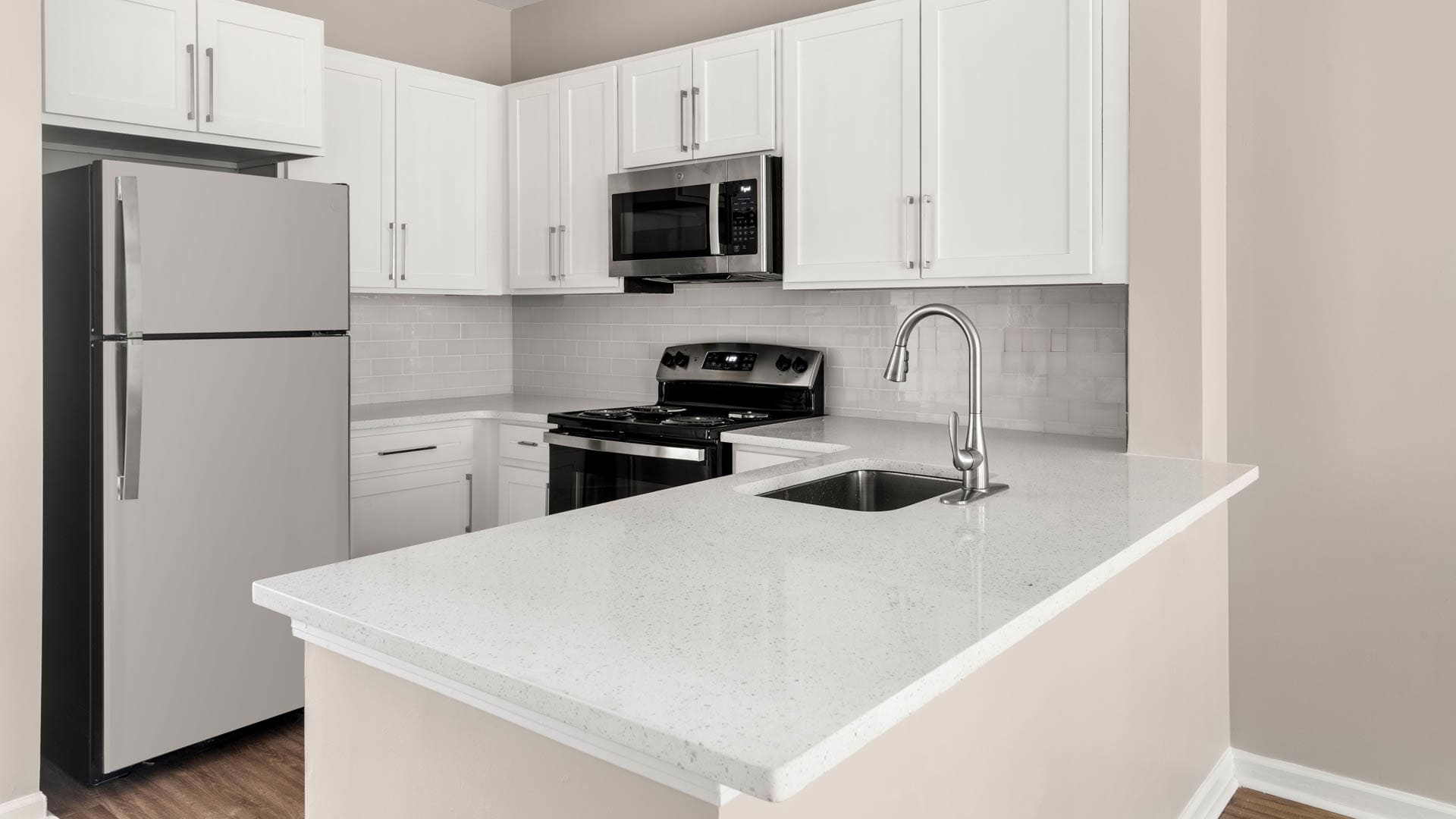 Summit Crossing Apartments - Kitchen