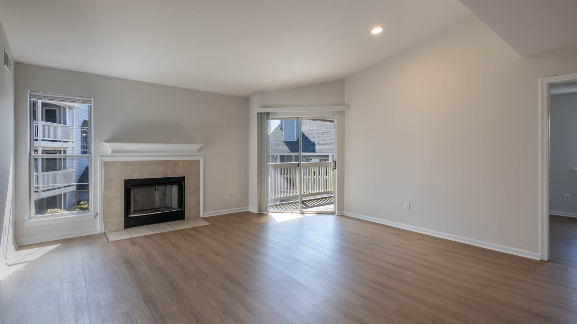 Lincoln Heights Apartments - Living Room
