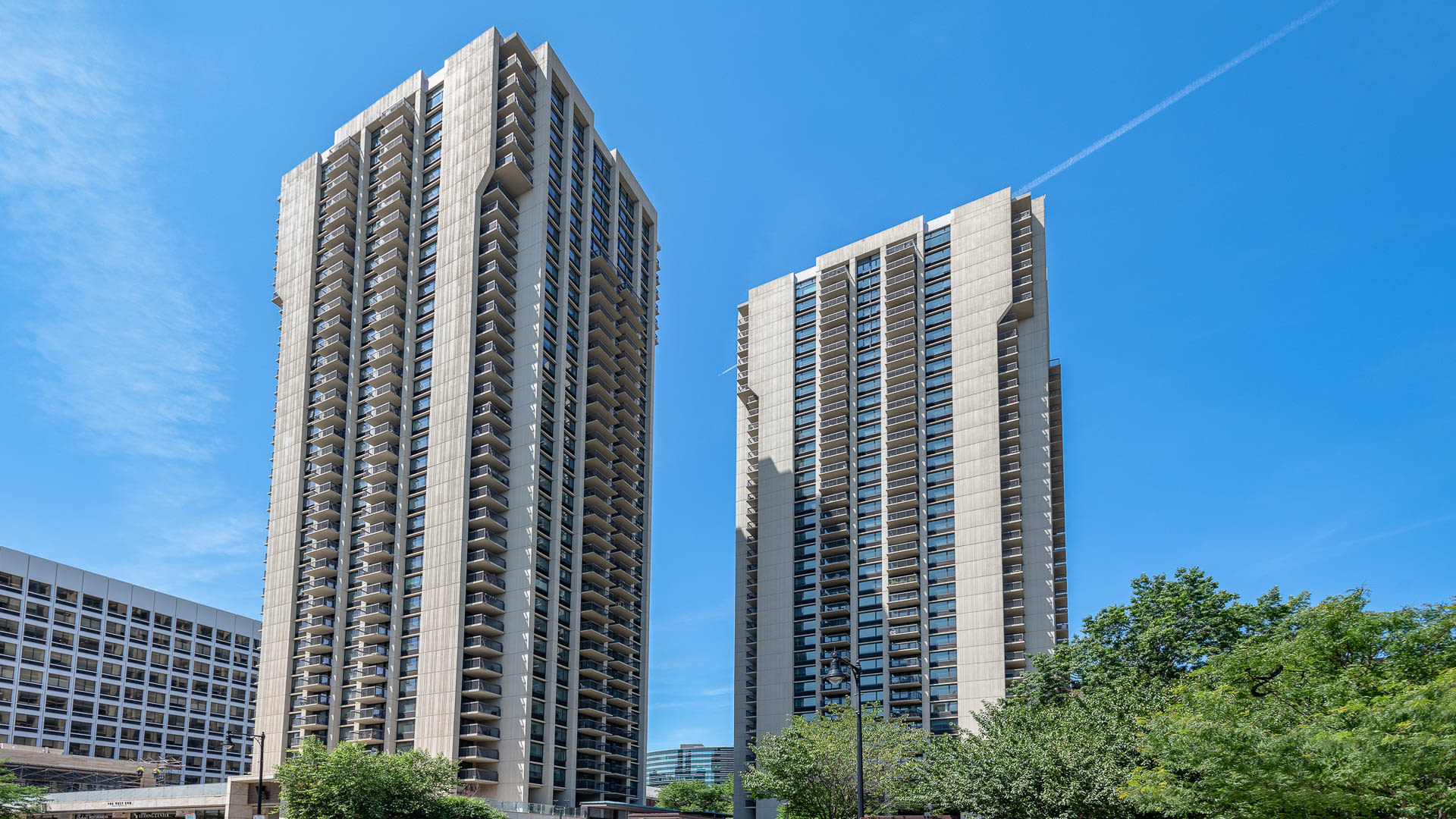 The Towers at Longfellow Apartments - Exterior 