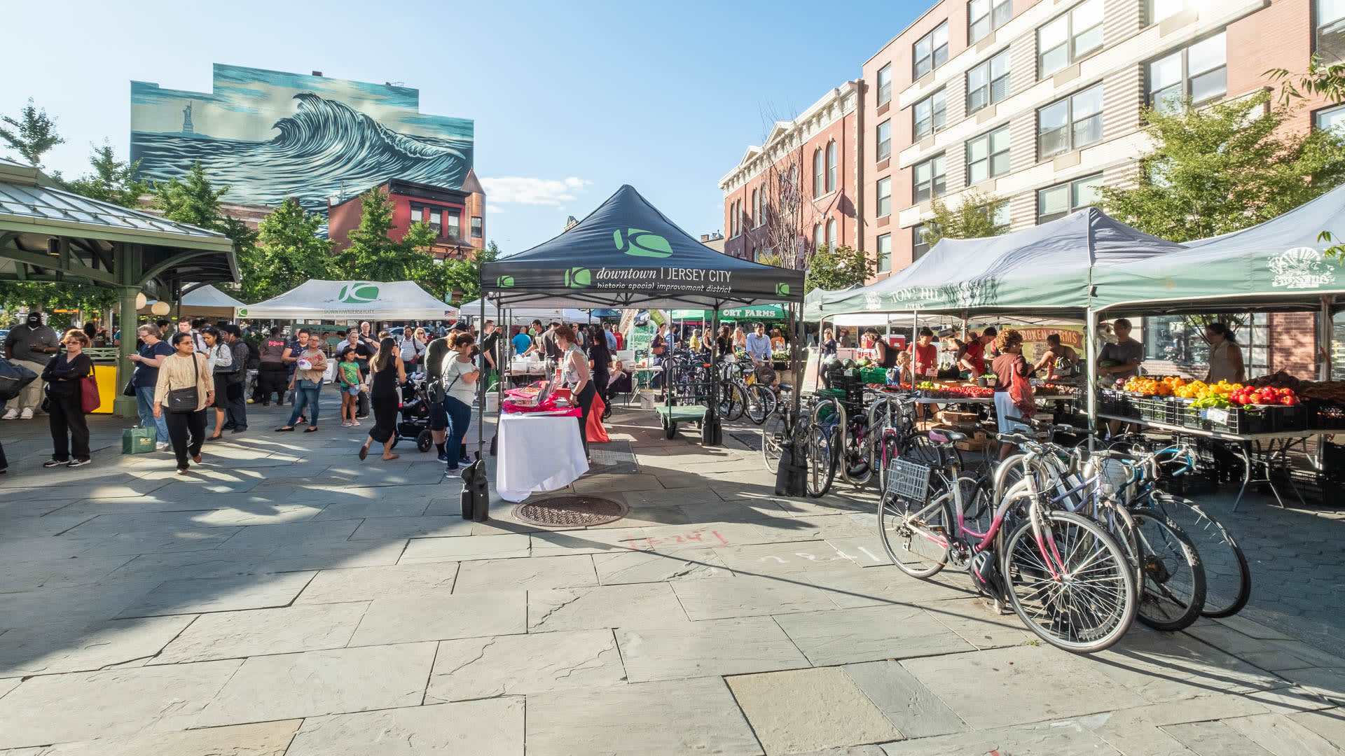 Portside Towers Apartments - Neighborhood 