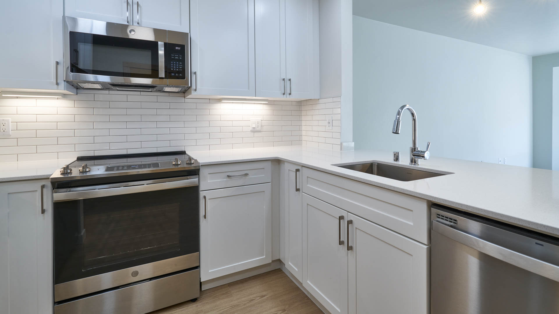 City Gate Apartments - Kitchen
