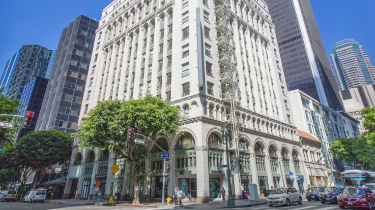 Pegasus Apartments Financial District Los Angeles 612 S Flower Street Equityapartments Com