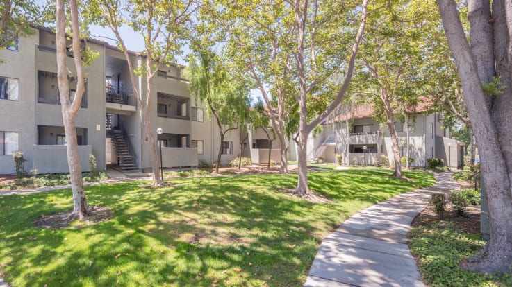 Skylark Apartments - Exterior