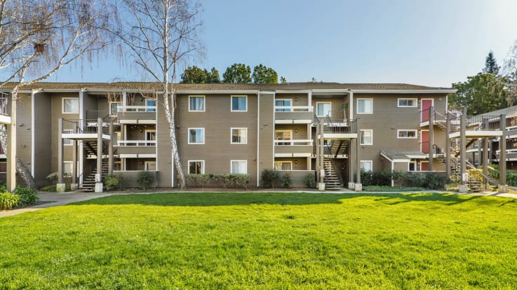 Woodleaf Apartments - Exterior