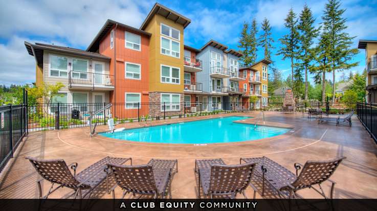The Reserve at Town Center Apartments - Swimming Pool