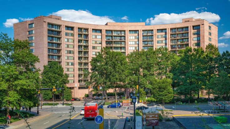 Crystal Place Apartments - Exterior