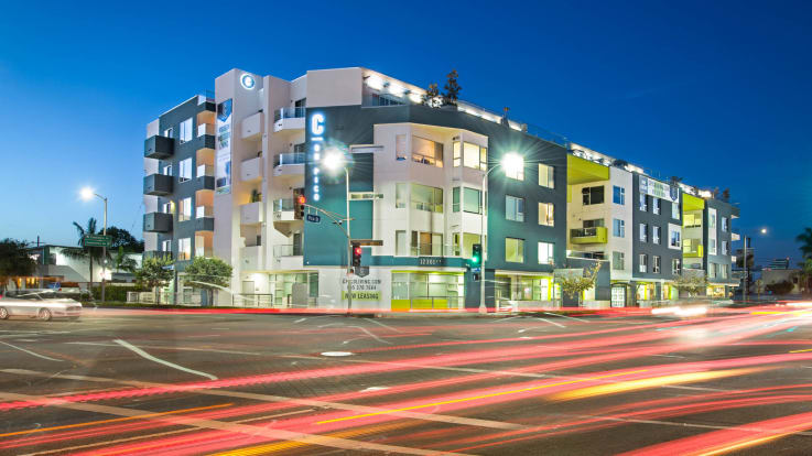 C on Pico Apartments - Exterior