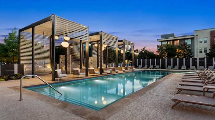 Crest at Park Central Apartments - Swimming Pool