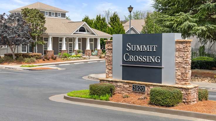 Summit Crossing Apartments - Exterior