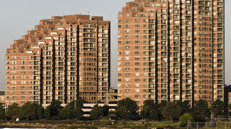 Portside Towers Apartments - Exterior