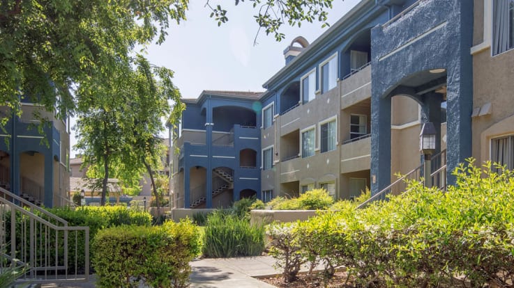 Alborada Apartments - Exterior