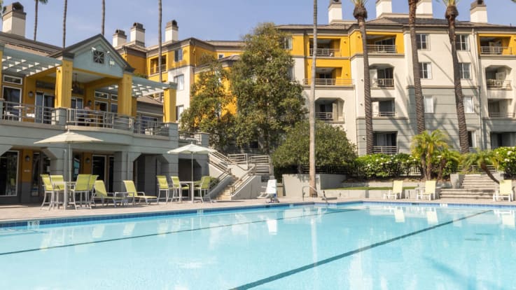 Toscana Apartments - Swimming Pool
