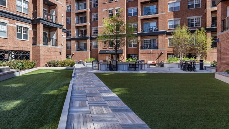 The Rivington Apartments - Courtyard