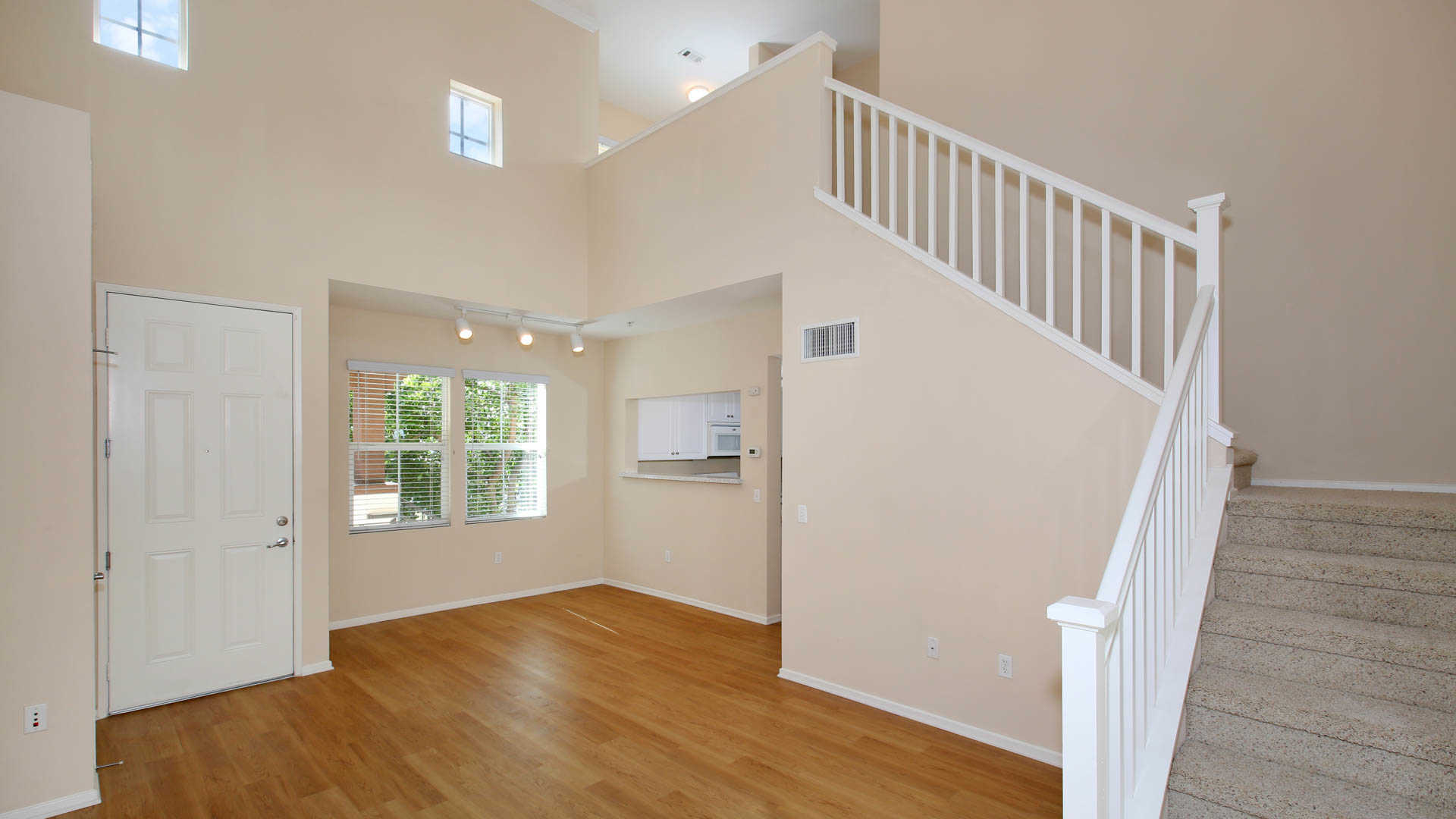 Vintage Apartments Ontario Ca 955 N Duesenberg Drive