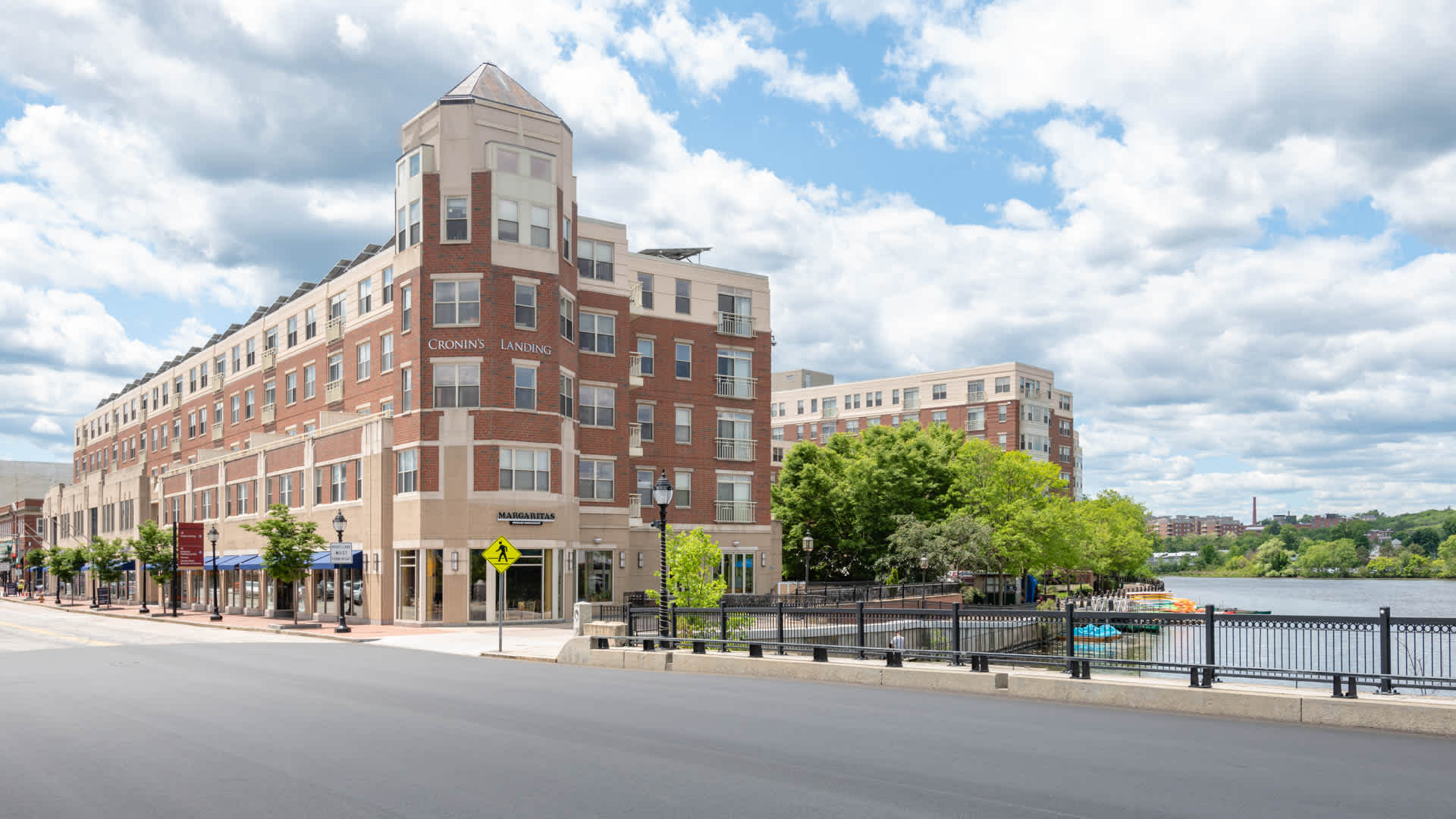 25 Crescent St, Waltham