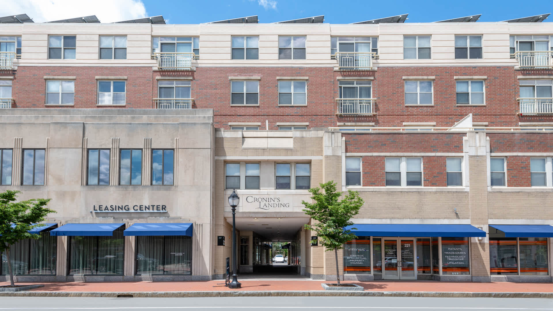 25 Crescent St, Waltham