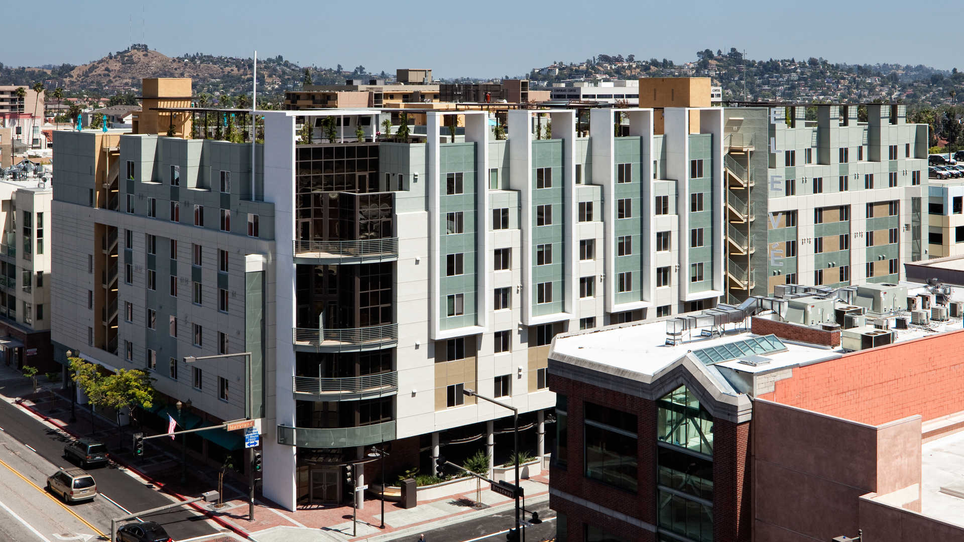 Eleve Lofts and Skydeck Image 35