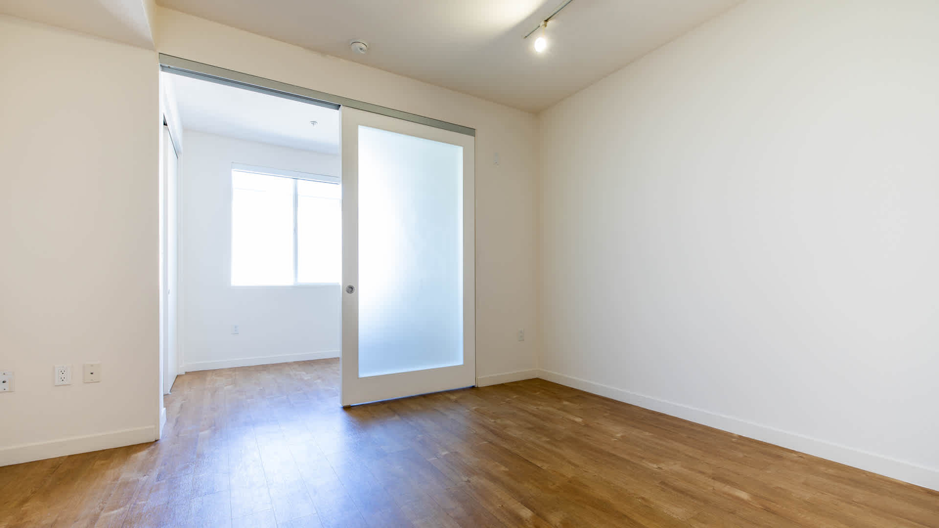Eleve Lofts and Skydeck Image 43