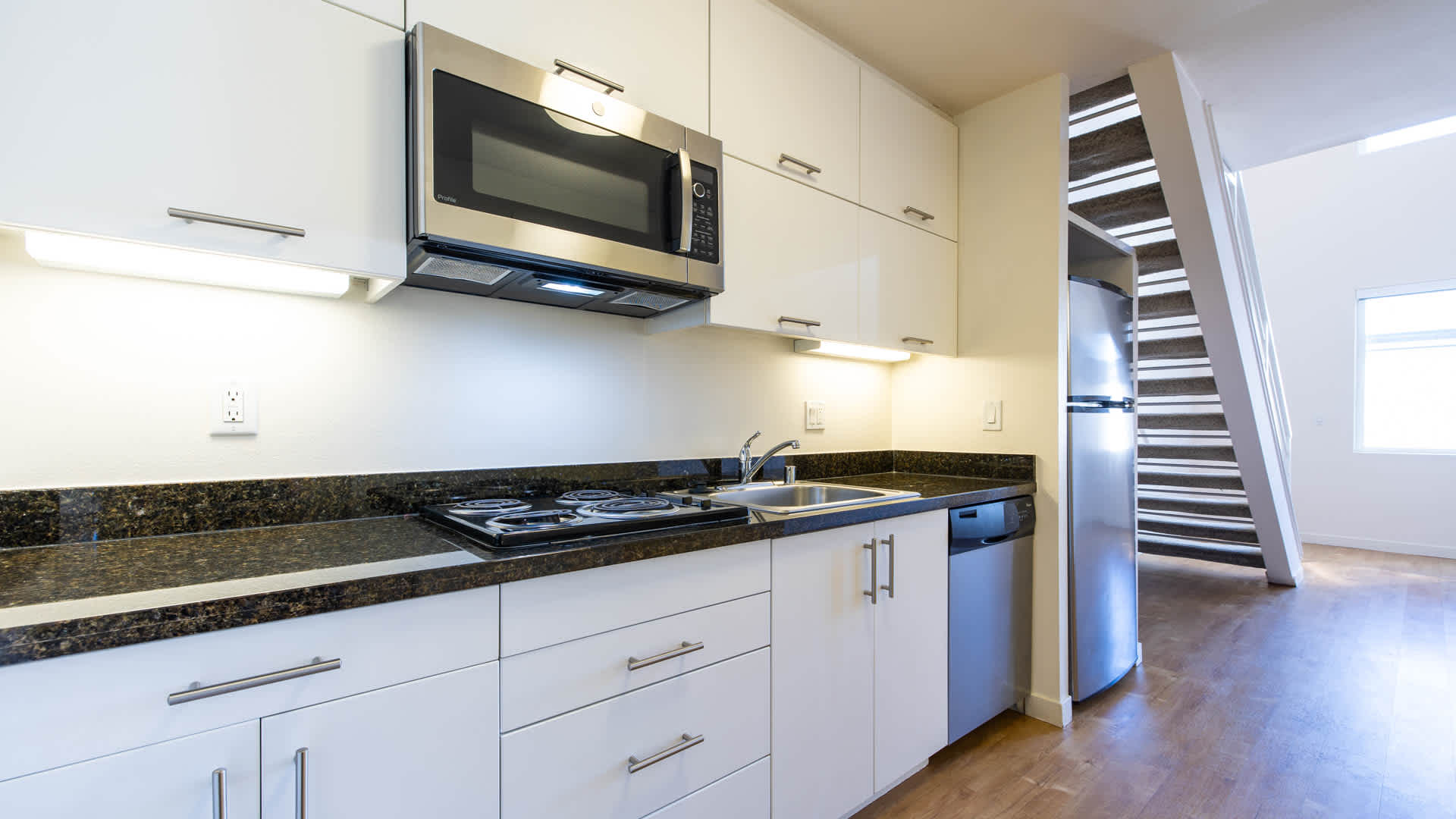 Eleve Lofts and Skydeck Image 39