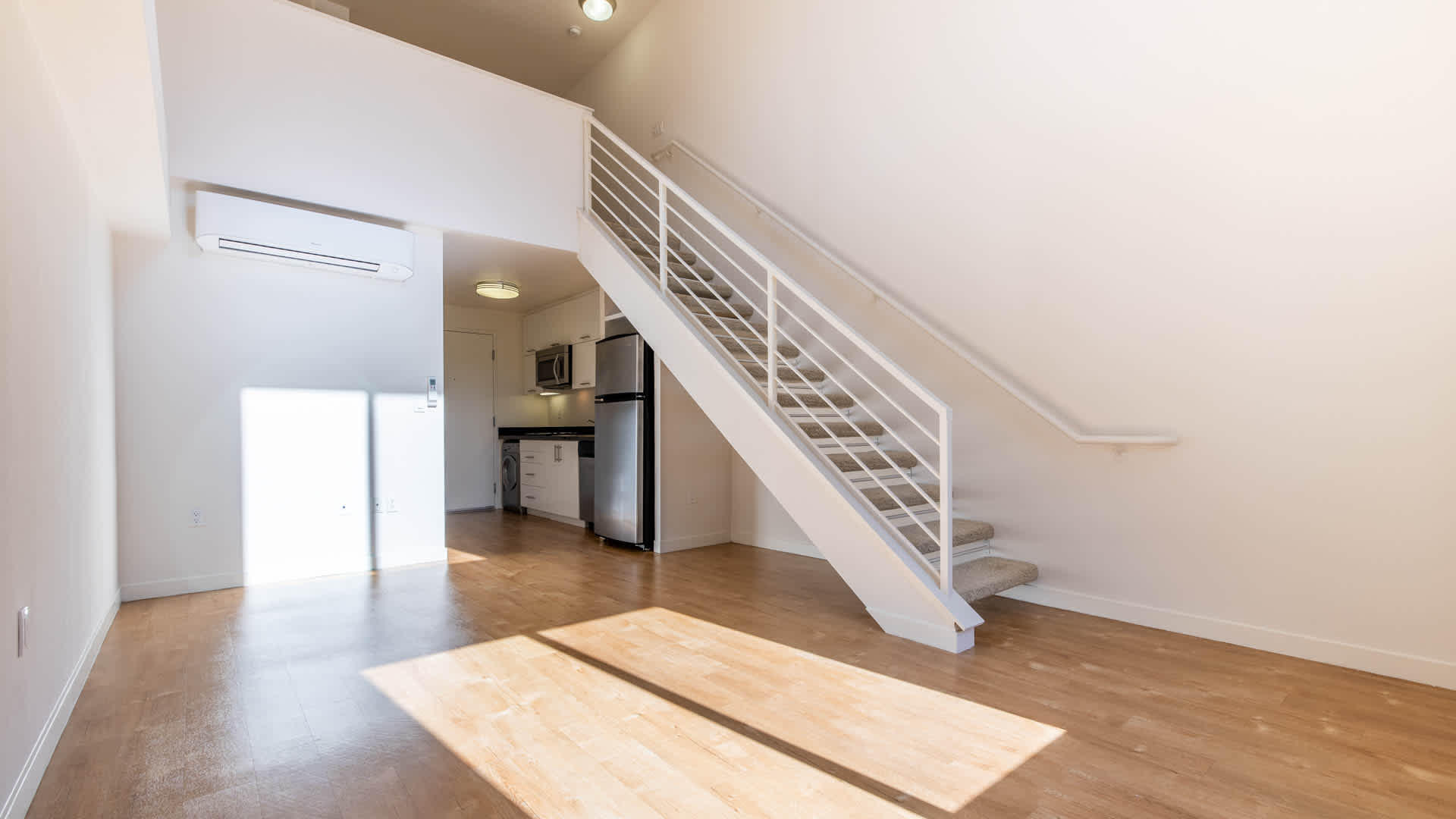 Eleve Lofts and Skydeck Image 42