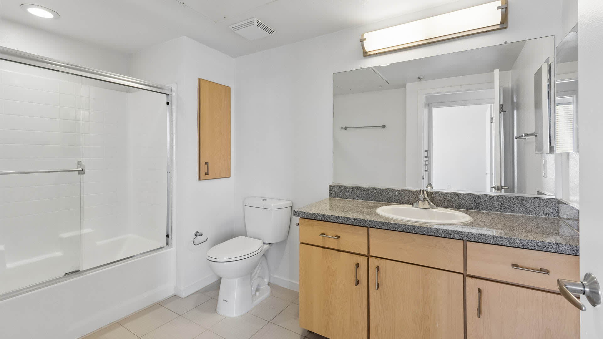 Hikari — community and home views.