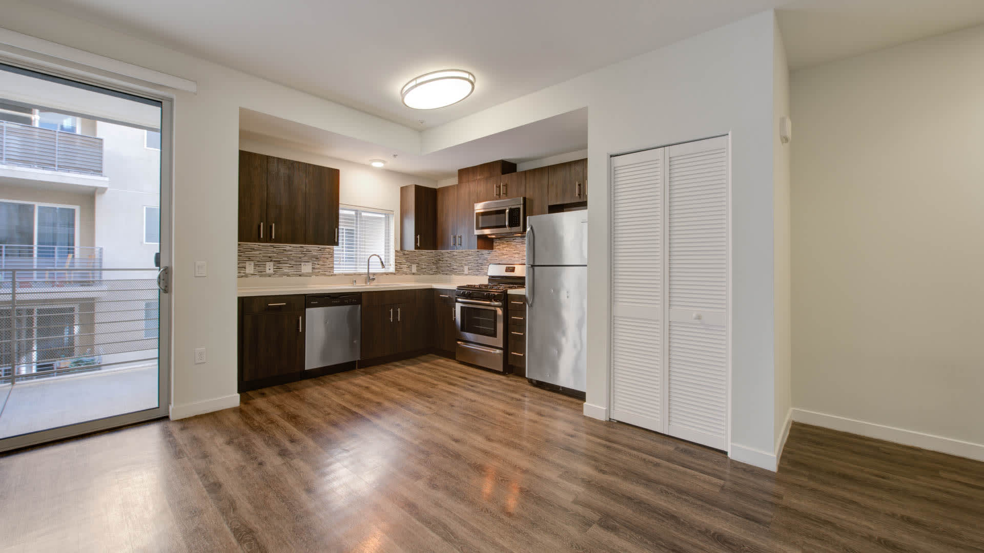 Radius Koreatown Apartments — community and apartment views.