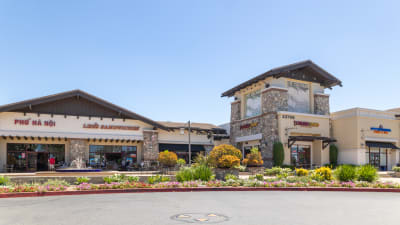 Siena Terrace Apartments - Shopping