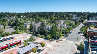 Chelsea Square Apartments - Neighborhood