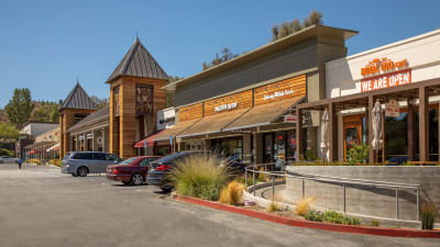 Country Oaks Apartments - Neighborhood