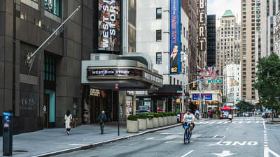 Longacre House Apartments - Neighborhood