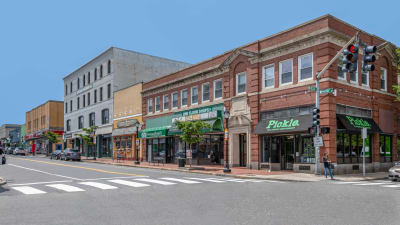 Cronin's Landing Apartments - Neighborhood 