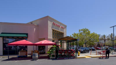 Artistry Emeryville Apartment Homes Neighborhood