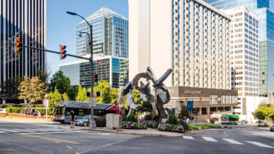 1800 Oak Apartments - Neighborhood