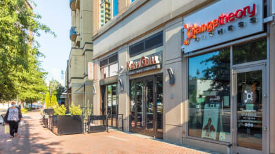 1800 Oak Apartments - Neighborhood