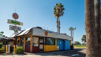 Mara Pacific Beach Apartments - Dining
