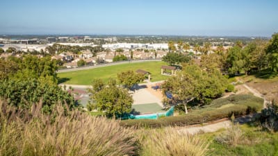 Hathaway Apartments - Neighborhood 